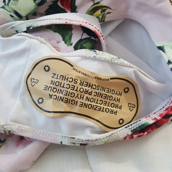 Swimsuit - Picture 3 of 4